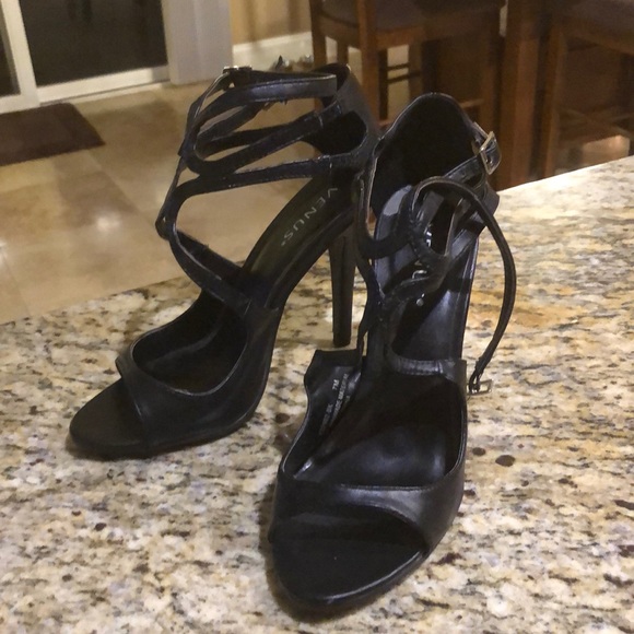 BLACK HEALED SHOES - Picture 2 of 2